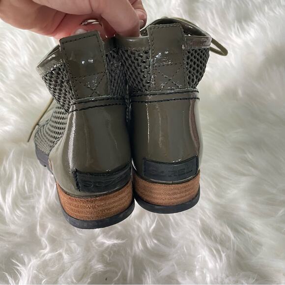 Sorel Women’s Major Lace Mesh Boot Patent Leather Hunter Green Lace-Up Flats 6.5 - Picture 5 of 9